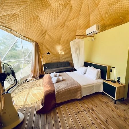ホテル Manna Gea Glamping Domes ボニッツァ エクステリア 写真