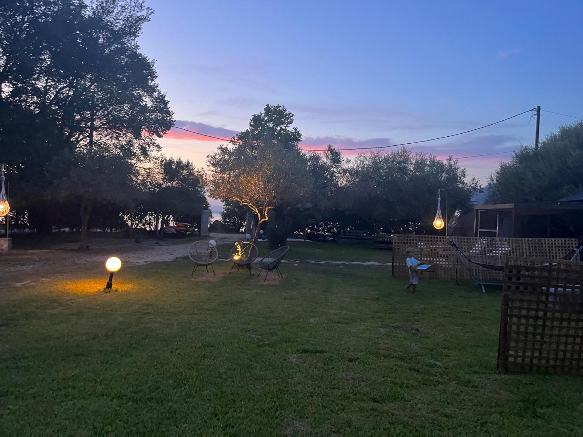 ホテル Manna Gea Glamping Domes ボニッツァ エクステリア 写真