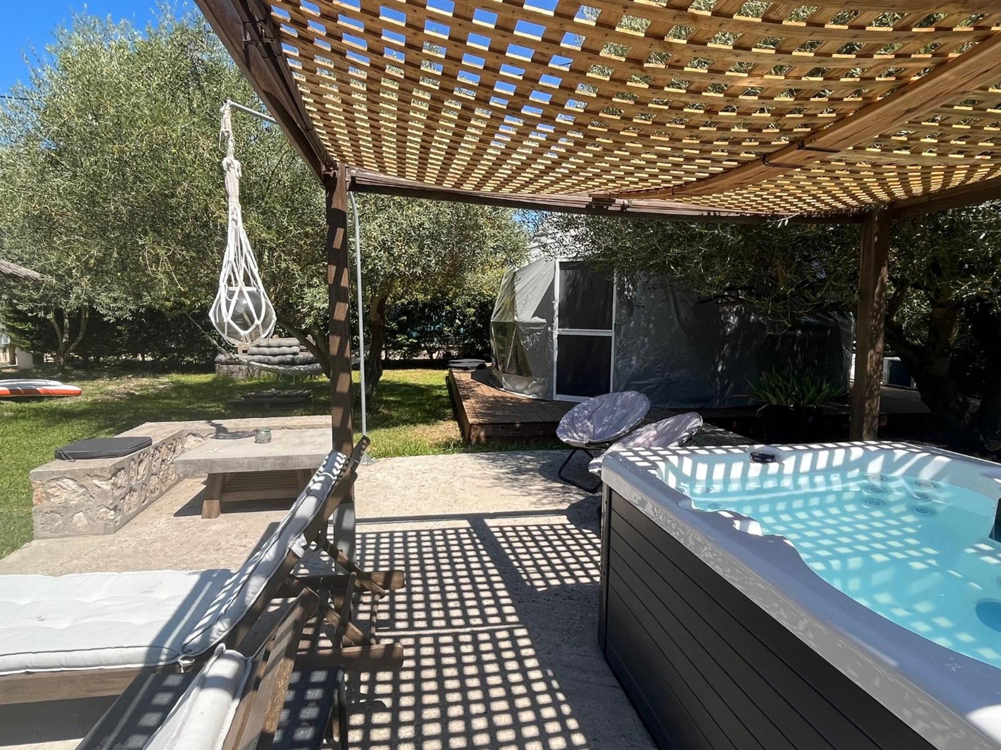 ホテル Manna Gea Glamping Domes ボニッツァ エクステリア 写真